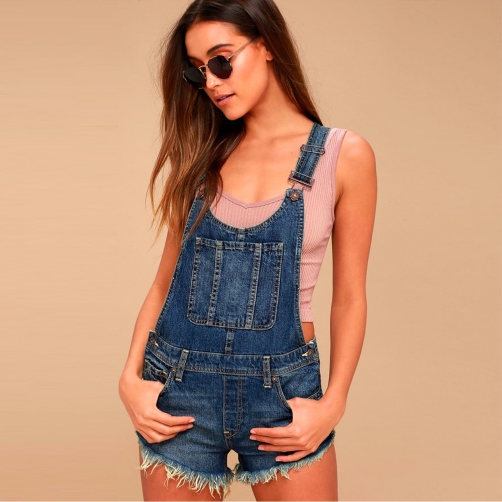 Free People We The Free Summer Babe Denim Overall Shorts Medium Wash Size 29